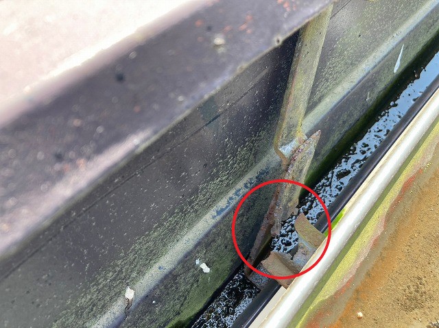 雨どいの止め金具